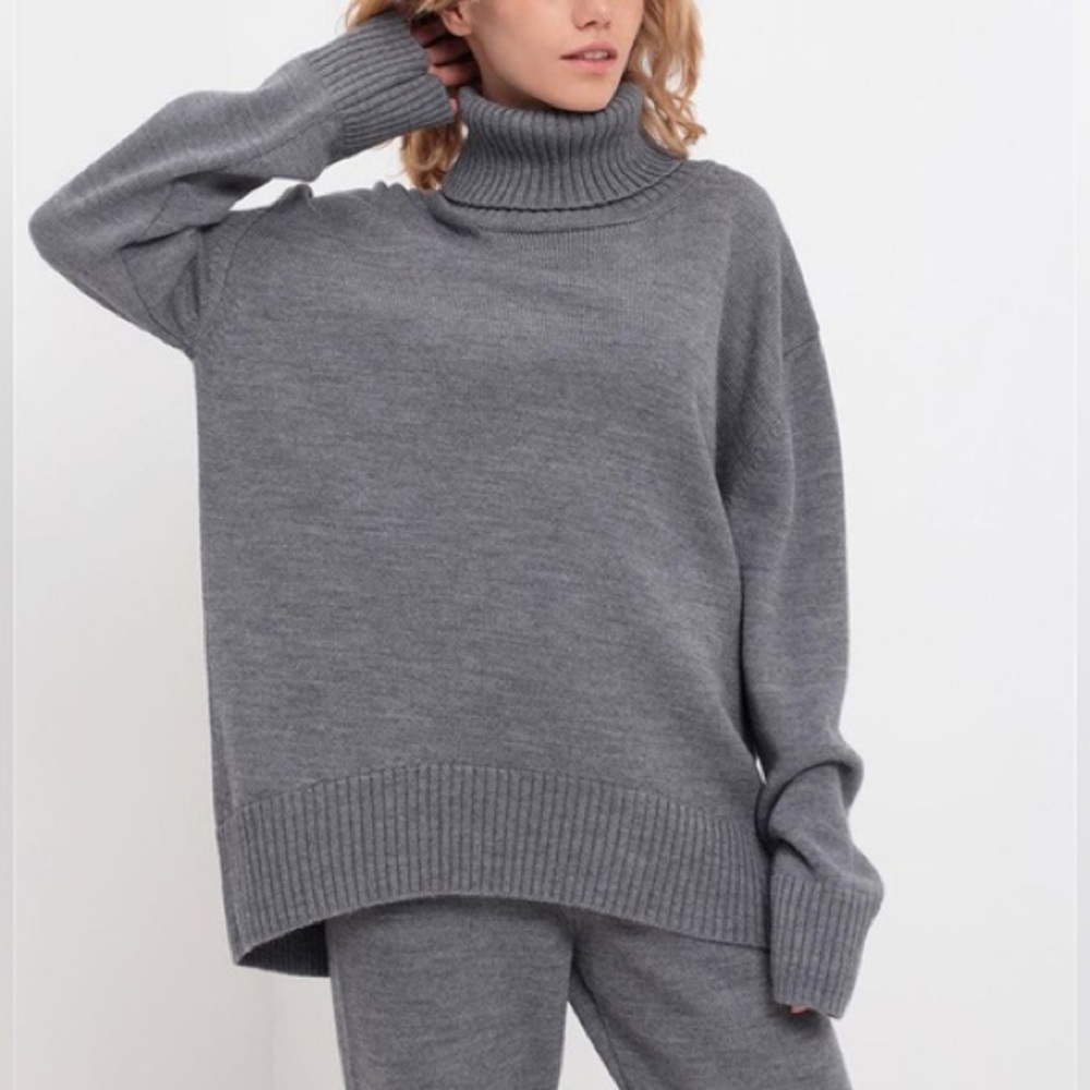 H&M Turtleneck Sweater, Oversized.